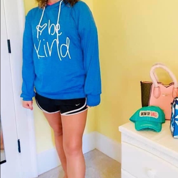 Pullover - Picture 1 of 1